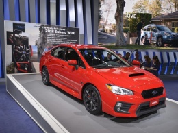 Subaru привезла в Детройт чуть обновленные 2018 WRX и WRX STI