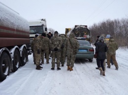 Полиция блокирует работу нефтебазы под Киевом