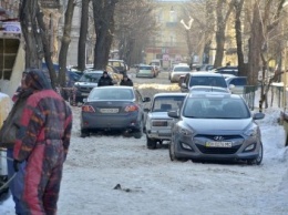 Автохамы оккупировали переулок в центре Одессы (ФОТО)