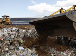 В Крыму объявлена война мусору: кто, когда и за какие деньги очистит полуостров от свалок