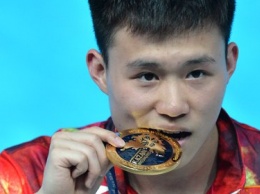 Китайский прыгун обнаружил брак на золотой медали ЧМ в Казани