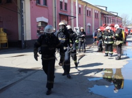 В Харькове пожаром охвачено здание научно-исследовательского института