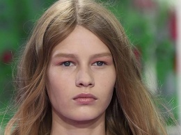 Участие 14-летней Софии Мечетнер в показе Dior спровоцировало скандал
