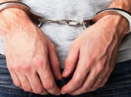 Задержанный полицейскими преступник, который 10 лет находился в розыске, оказался на свободе