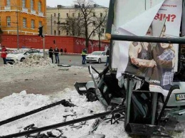 В Киеве произошло масштабное смертельное ДТП: появились фото