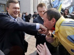 В элитном поселке «Золотые ключи», что под Днепром, живет автор хвалебных книг о Януковиче и Путине (ФОТО)