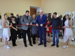 В краматорском клубе «Заря» открыли обновленный танцевальный зал