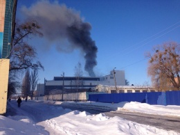 В Полтаве - пожар на заводе (соцсети, фото)