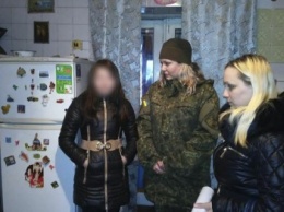 Полицейские вернули в дом несовершеннолетнюю жительницу Сартаны (ФОТО)