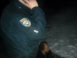 В Кропивницком патрульные спасли жизнь бездомному