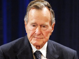 Джордж Буш-старший попал в больницу в США
