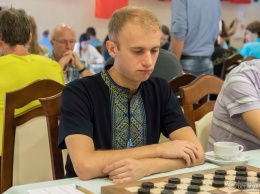 Экс-чемпиона по шашкам отстранили за вышиванку и критику Путина