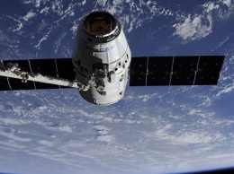 НАСА может забронировать места в "Союзе" на случай задержки отправки Dragon
