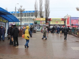 В Керчи большие штрафы испугали стихийщиков на мосту в районе рынка