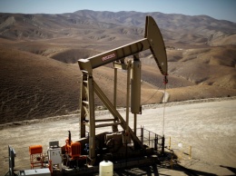 Ирак и Ливия увеличили добычу нефти вопреки соглашению стран ОПЕК