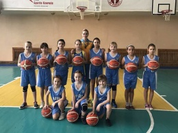 Бердянская ДЮСШ получила мячи от Федерации баскетбола Украины