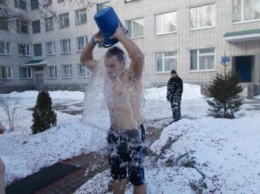 Ребята из Кременчугской воспитательной колонии смело обливались ледяной освященной водой (ФОТО)