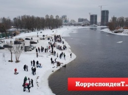 Крещение-2017: киевляне наводнили Днепр