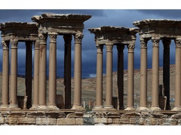 Боевики ИГ разрушили античный тетрапилон в сирийской Пальмире
