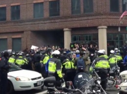 В Вашингтоне протесты против инаугурации Трампа перешли в столкновения с полицией