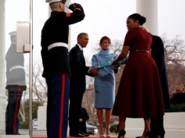 Мелания Трамп подарила Мишель Обаме "ненужный" подарок [видео]