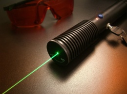 Самый мощный лазер в мире разожгла Япония (ВИДЕО)