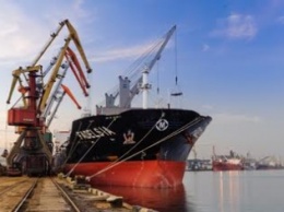 Ильичевский морской порт заблокировали неизвестные силовики