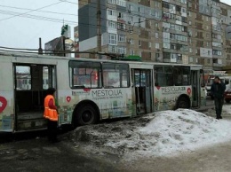 В Кропивницком произошло ДТП с участием троллейбуса ФОТО