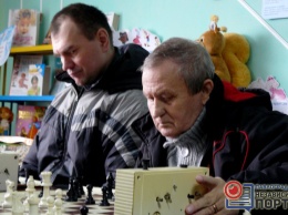 Как павлоградцы с лозовчанами дружеские отношения через шахматы налаживали (ФОТО)