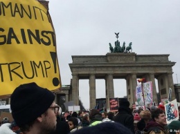 В ФРГ протестуют против президента США: "Трамп - не берлинец"