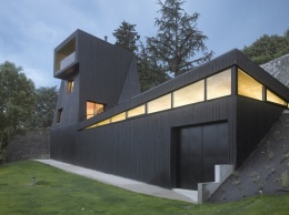 Дом-«крепость»: жилище с необычным геометрическим фасадом