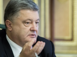 Порошенко пригласил Кальюлайд посетить Украину