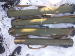 Четыре гранатомета, взрывчатка, гранаты. На Донбассе обнаружены два тайника