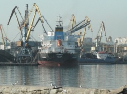 Руководство Бердянского морского порта обратилось с жалобой в Генеральную прокуратуру