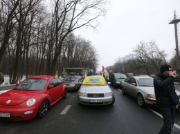 Блокировщики завезли в Украину ржавый автомобильный хлам - глава сервис-центров МВД