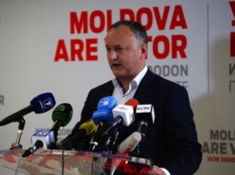 Президент Молдавии Игорь Додон заявил о решимости назначить всенародный референдум