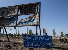 О наступлении на Донбассе пока говорить нельзя - волонтер