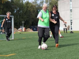 Ученые: Футбол помогает женщинам с высоким кровяным давлением