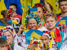 Школьники Днепропетровской области подготовили патриотический концерт «Героям-патриотам вечный почет»