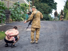 В Amnesty International призвали участников конфликта на Донбассе наказать виновных за незаконные задержания