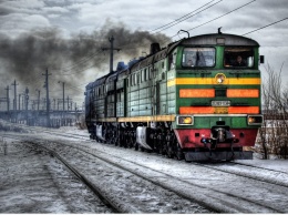 Блокада Донбасса: поезд едва не раздавил людей
