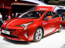 Гибридный Toyota Prius возвращается на рынок России