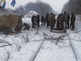Ветераны добровольческих батальонов собираются собирать волонтеров для блокады железной дороги, - Семенченко