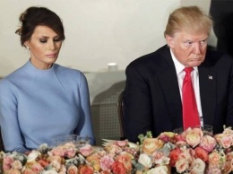 "Освободите грустную Меланию": печальная супруга президента США Трампа стала интернет-мемом (ФОТО)