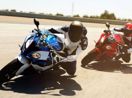 BMW отзывает спортбайки S1000RR