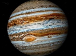 Опубликован снимок громадного вихря на Юпитере