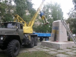В Рубежном демонтировали памятник Ленину