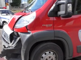 Водитель Fiat протаранил 3 внедорожника из-за приступа эпилепсии в Москве