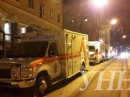 В Киев прибыли 10 авто "скорой", которые передала Канада для украинских больниц