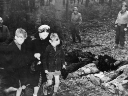 День памяти жертв Холокоста: жуткие фото из концлагерей